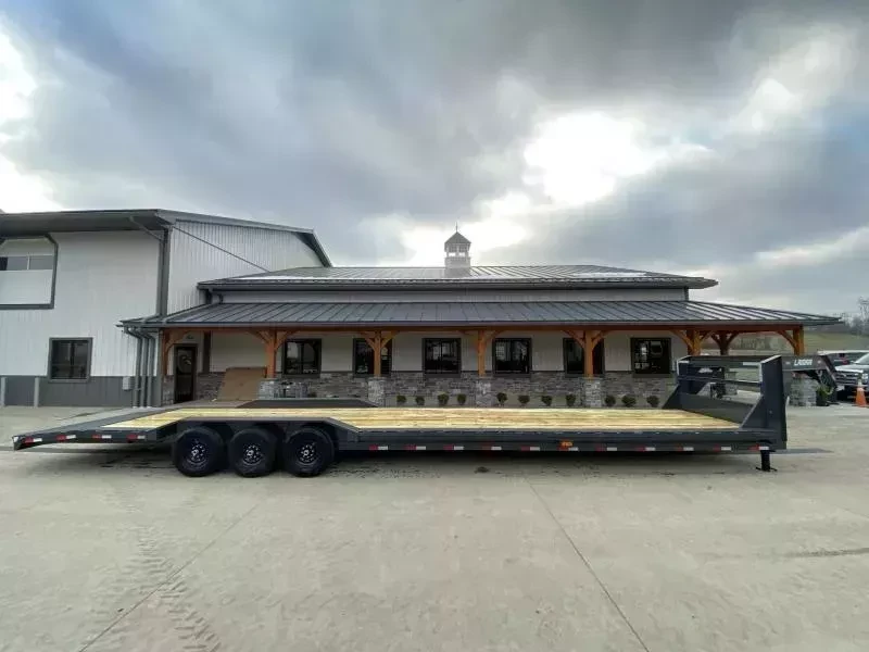 2026 Lamar Trailers Car / Racing Trailer 21000 GVW 102x40' Gooseneck Car Hauler Trailer 21000# GVW GH8024037