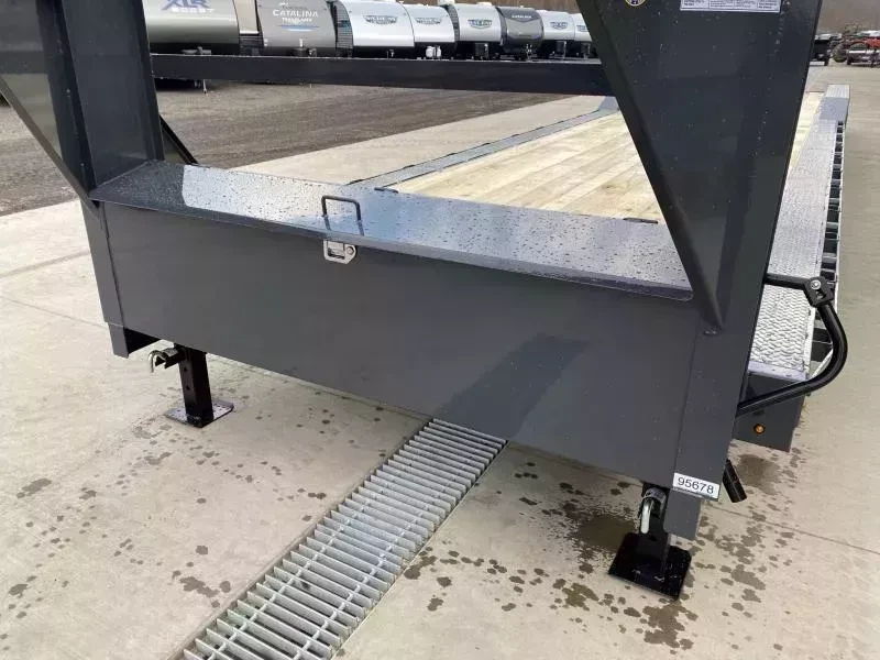 2026 Lamar Trailers Car / Racing Trailer 21000 GVW 102x40' Gooseneck Car Hauler Trailer 21000# GVW GH8024037 - Image 10