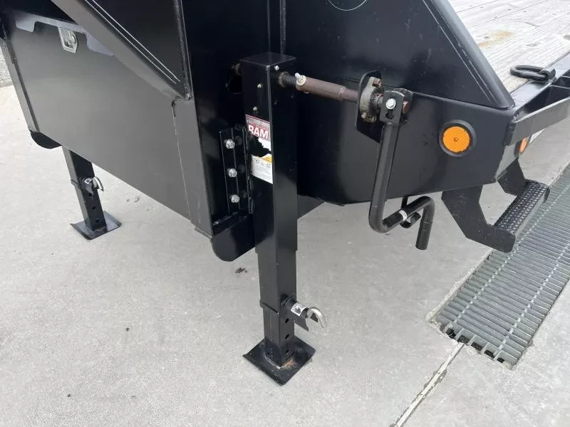 2022 Iron Bull 102" x 40' Heavy-Duty Gooseneck Deckover Trailer - Image 10