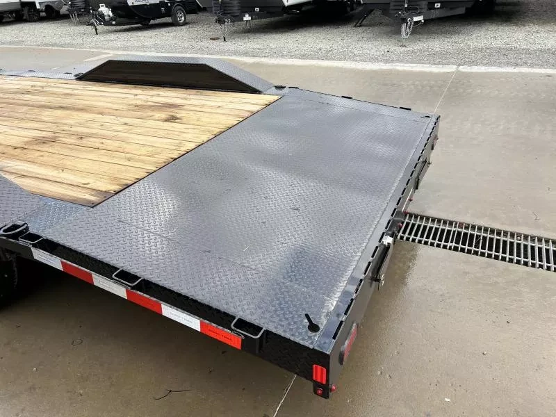 2026 Sure-Trac Car / Racing Trailer 14000 GVW 102x24' Gooseneck Car Hauler 14000# GVW ST-ETX10224-140G-BES - Image 17