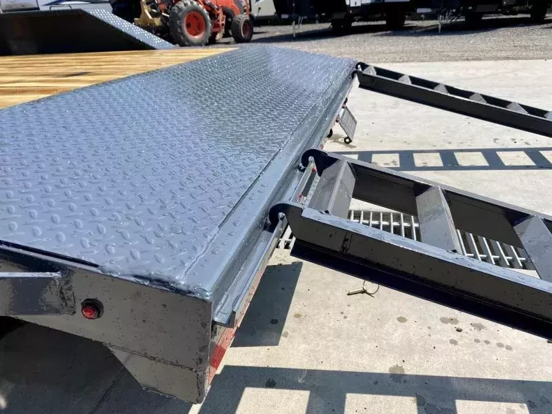 2026 Lamar Trailers Car / Racing Trailer 9990 GVW 102x20' 9990# GVW Car Hauler CC022025 - Image 19