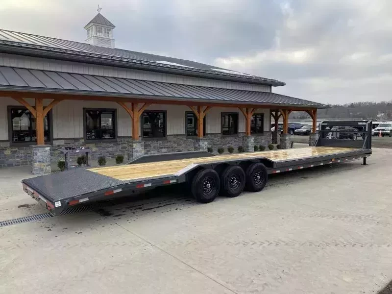 2026 Lamar Trailers Car / Racing Trailer 21000 GVW 102x40' Gooseneck Car Hauler Trailer 21000# GVW GH8024037 - Image 3