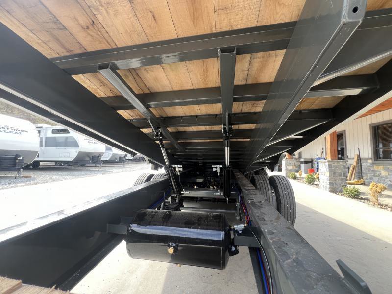 2025 Behnke 102" x 30' Air Brake Gravity Tilt Deckover Trailer - Image 9