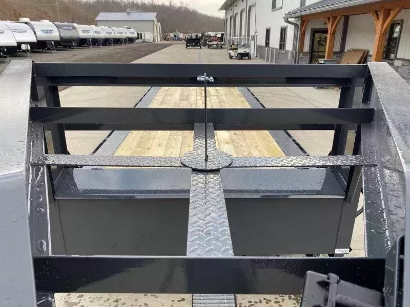 2026 Lamar Trailers Car / Racing Trailer 21000 GVW 102x40' Gooseneck Car Hauler Trailer 21000# GVW GH8024037 - Image 9