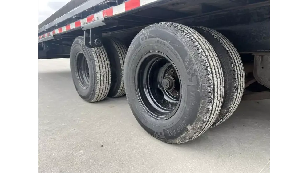 2022 Iron Bull 102" x 40' Gooseneck Deckover Flatbed Trailer - Image 15