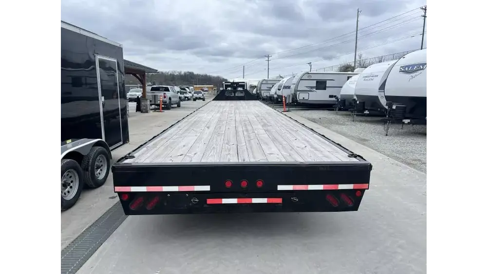 2022 Iron Bull 102" x 40' Gooseneck Deckover Flatbed Trailer - Image 4